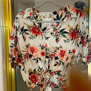 Cute crop tie bottom top